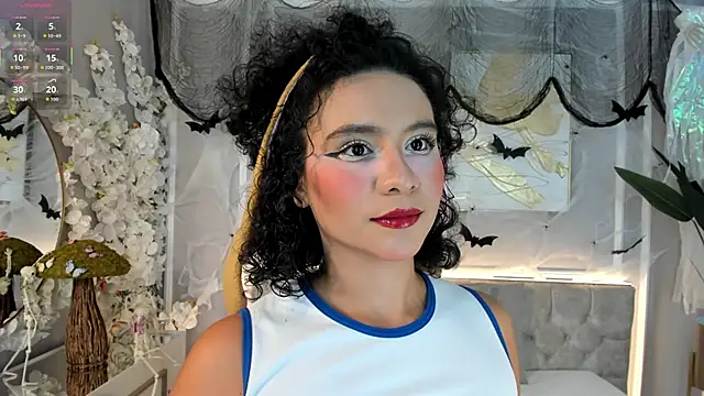 ellette   online show from October 31, 7:10 pm