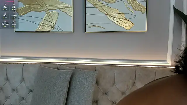 ellette   online show from October 11, 7:04 pm