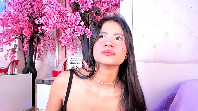 Snapshot of AngeliqueRouse chatting on November 14, 4:49 am AngeliqueRouse online show from November 14, 4:49 am