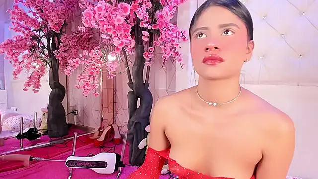 Snapshot of AngeliqueRouse chatting on November 15, 5:11 am AngeliqueRouse online show from November 15, 5:11 am