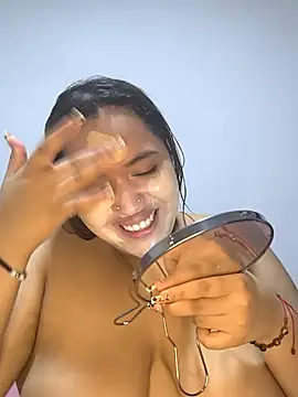 Snapshot of butterfly777_ chatting on October 25, 12:10 am butterfly777 online show from October 25, 12:10 am