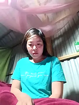 Snapshot of vivi_cute chatting on October 14, 9:15 pm vivi cute online show from October 14, 9:15 pm