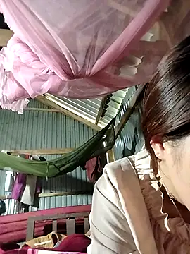 Snapshot of vivi_cute chatting on October 4, 12:12 am vivi cute online show from October 4, 12:12 am