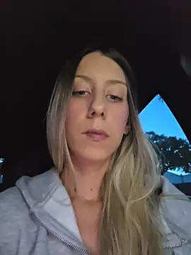 PetiteSecrets online show from November 14, 5:05 pm