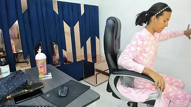 Aisha hotts777 online show from February 4, 4:29 am