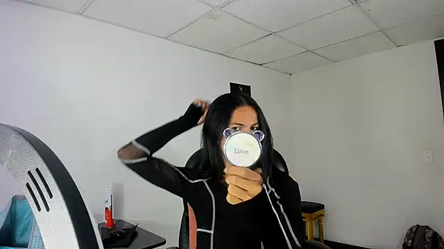 Snapshot of Aisha_hotts777 chatting on November 30, 2:45 am Aisha hotts777 online show from November 30, 2:45 am