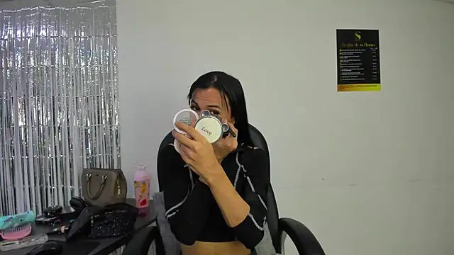 Aisha hotts777 online show from May 18, 8:57 pm
