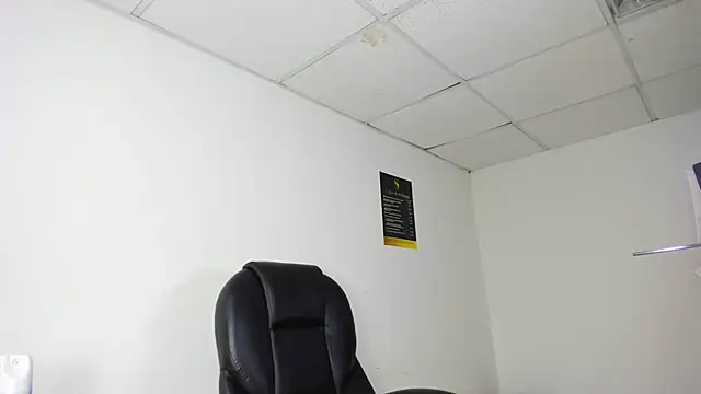 Aisha hotts777 online show from December 5, 3:49 am