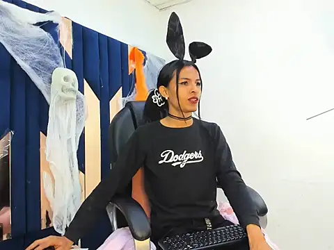 Snapshot of Aisha_hotts777 chatting on November 1, 11:09 pm Aisha hotts777 online show from November 1, 11:09 pm