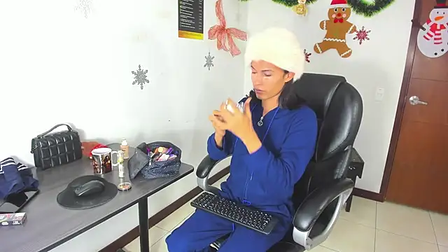 Aisha hotts777 online show from January 9, 3:57 am