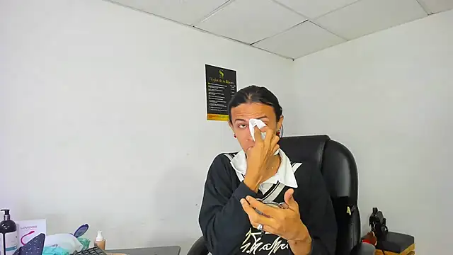 Aisha hotts777 online show from December 20, 3:53 am