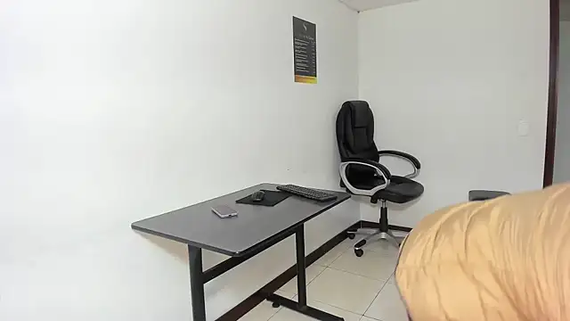 Aisha hotts777 online show from February 23, 3:41 am