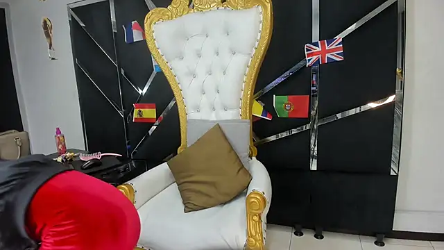 Snapshot of Aisha_hotts777 chatting on June 18, 8:03 pm Aisha hotts777 online show from June 18, 8:03 pm