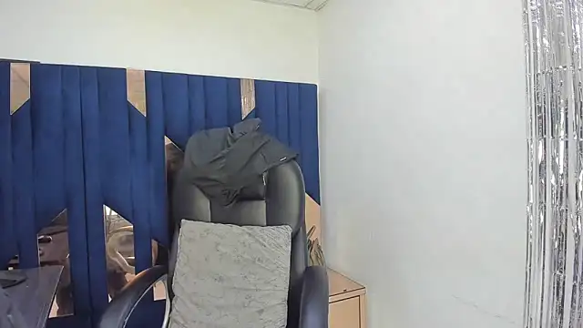 Aisha hotts777 online show from May 24, 6:52 pm