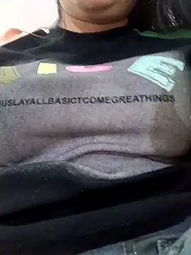 Snapshot of _Babyrose_ chatting on November 17, 3:38 pm Babyrose online show from November 17, 3:38 pm