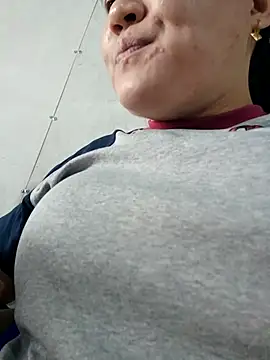 Snapshot of _Babyrose_ chatting on November 7, 8:08 am Babyrose online show from November 7, 8:08 am