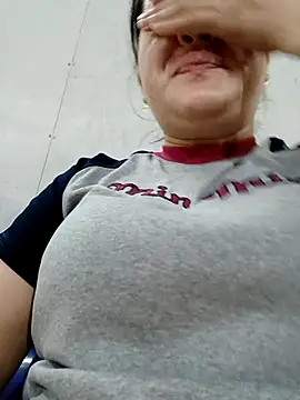 Snapshot of _Babyrose_ chatting on November 4, 2:21 pm Babyrose online show from November 4, 2:21 pm