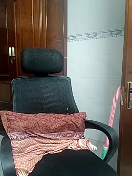 Snapshot of _Babyrose_ chatting on September 16, 2:23 am Babyrose online show from September 16, 2:23 am