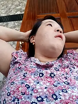 Snapshot of _Babyrose_ chatting on September 10, 6:01 am Babyrose online show from September 10, 6:01 am