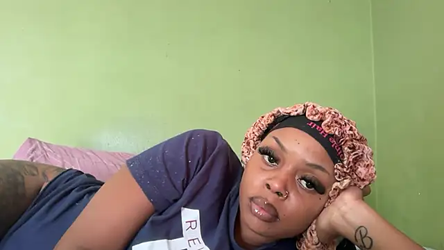 Liaprettygirl online show from March 23, 1:22 pm