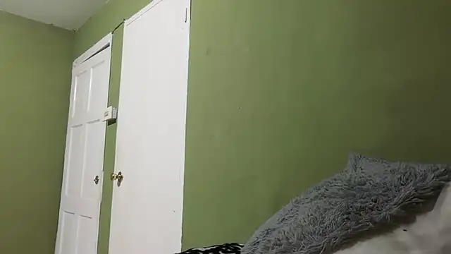 Liaprettygirl online show from March 8, 2:04 am