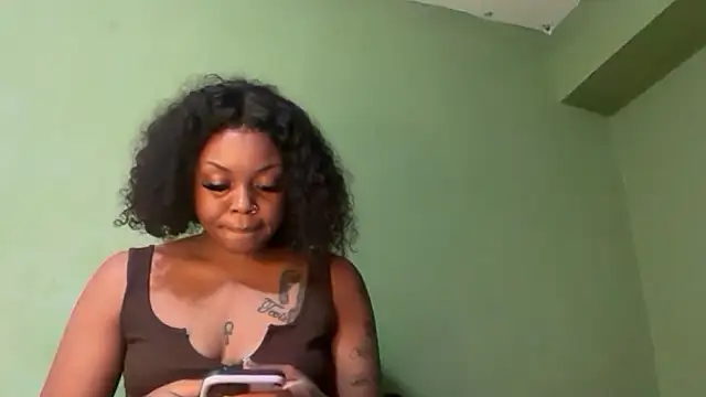 Liaprettygirl online show from April 6, 2:40 am