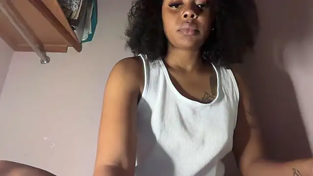 Liaprettygirl online show from March 15, 7:37 am