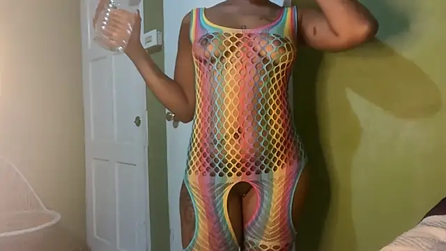 Liaprettygirl online show from April 7, 4:03 am