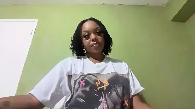 Liaprettygirl online show from May 23, 4:22 am