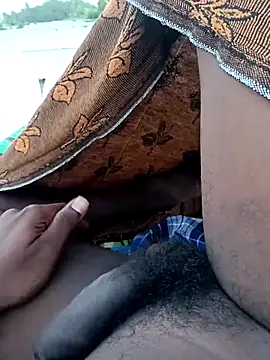 Snapshot of dolphiinn chatting on November 3, 12:38 am dolphiinn online show from November 3, 12:38 am