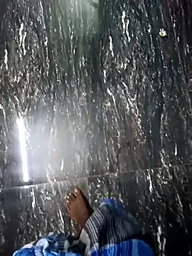 Snapshot of dolphiinn chatting on November 28, 1:33 pm dolphiinn online show from November 28, 1:33 pm