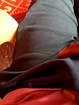 Snapshot of dolphiinn chatting on November 12, 5:11 am dolphiinn online show from November 12, 5:11 am