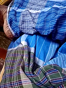 dolphiinn online show from December 19, 1:57 pm