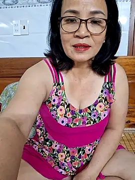   Mihmih   online show from November 11, 4:02 pm