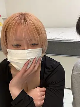 Snapshot of reon_reonreon chatting on December 15, 5:13 am reon reonreon online show from December 15, 5:13 am