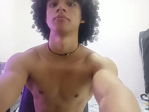 Snapshot of SoloRizo chatting on September 10, 8:19 pm SoloRizo online show from September 10, 8:19 pm