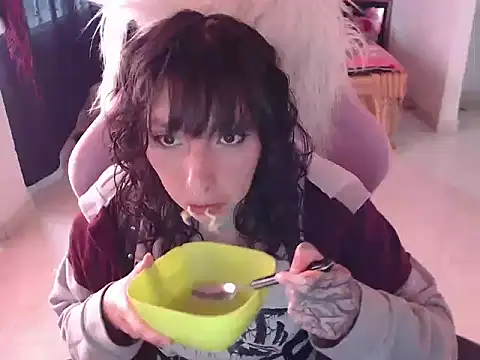 ScarlettShirahoshi online show from April 10, 5:31 pm