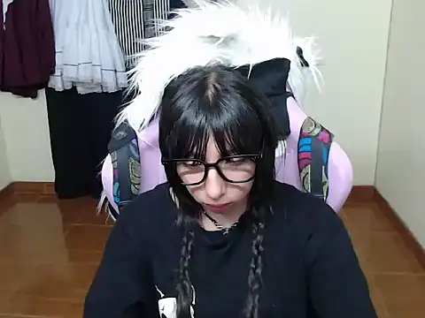 Snapshot of ScarlettShirahoshi chatting on December 13, 11:11 pm ScarlettShirahoshi online show from December 13, 11:11 pm