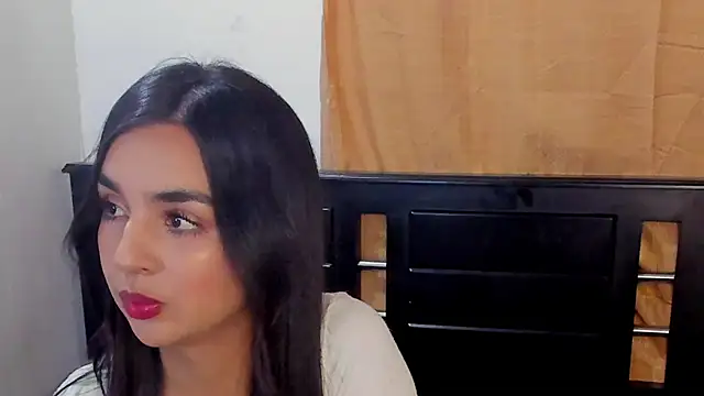 Snapshot of MelyRousee chatting on September 14, 12:22 am MelyRousee online show from September 14, 12:22 am