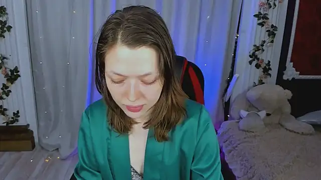 Lunar Lily online show from October 23, 5:39 am