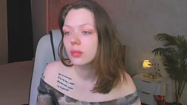 Lunar Lily online show from January 7, 5:56 am