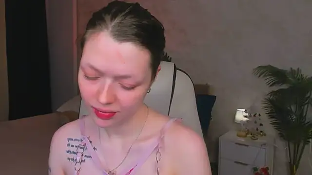 Lunar Lily online show from January 14, 5:44 am