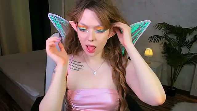 Lunar Lily online show from October 26, 6:25 am