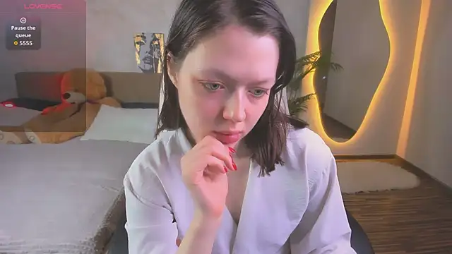 Lunar Lily online show from March 26, 5:39 am