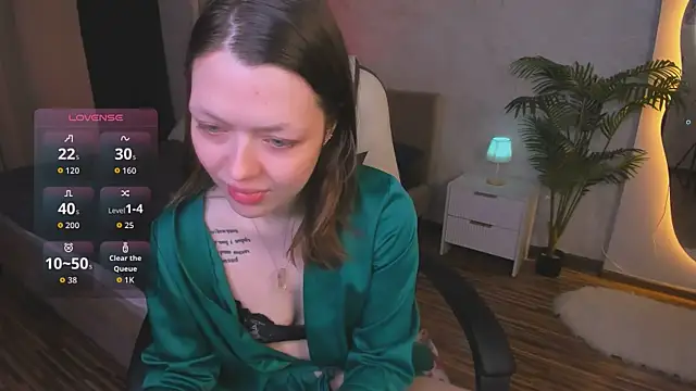 Lunar Lily online show from February 5, 5:47 am