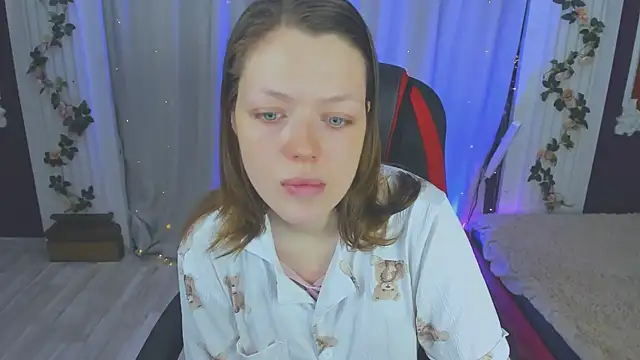 Lunar Lily online show from October 8, 5:53 am