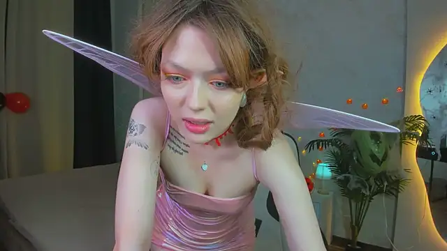 Lunar Lily online show from October 30, 6:01 am