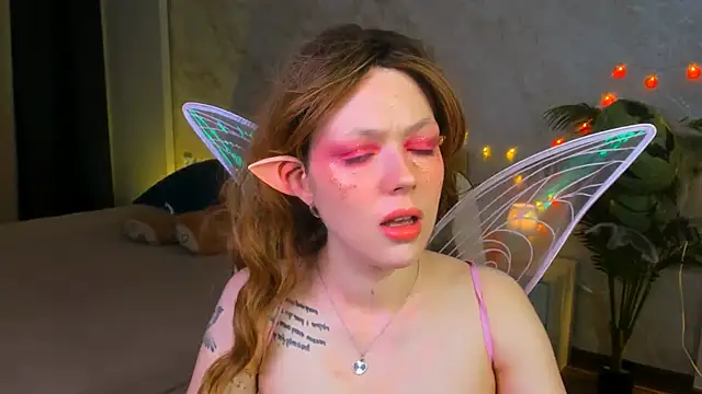 Lunar Lily online show from October 28, 5:50 am