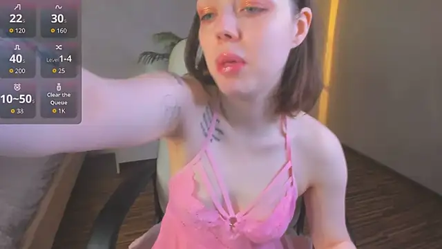 Lunar Lily online show from April 12, 5:33 am