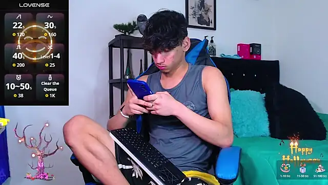 Snapshot of Gael_Jones chatting on October 29, 6:12 am Gael Jones online show from October 29, 6:12 am